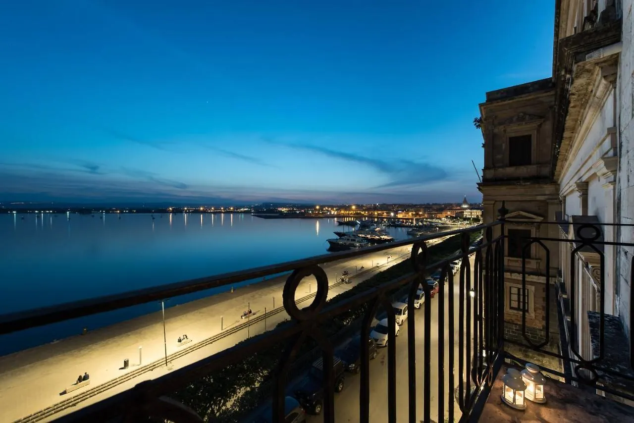 Duomo Seaside Deluxe Apartment By Ortigia Apartments Syracuse Italy